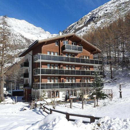 Ski-In/Ski-Out Hotel Sport Saas-Almagell Exterior foto
