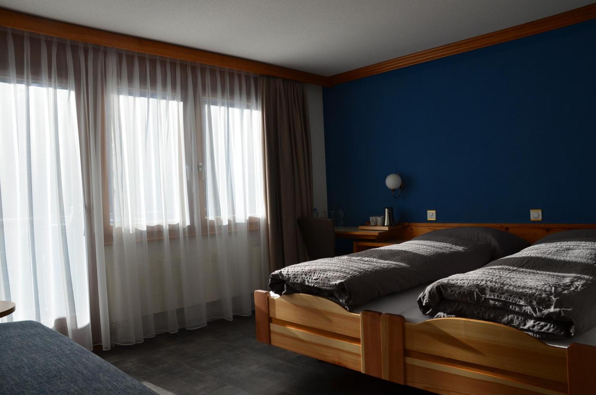 Ski-In/Ski-Out Hotel Sport Saas-Almagell Quarto foto